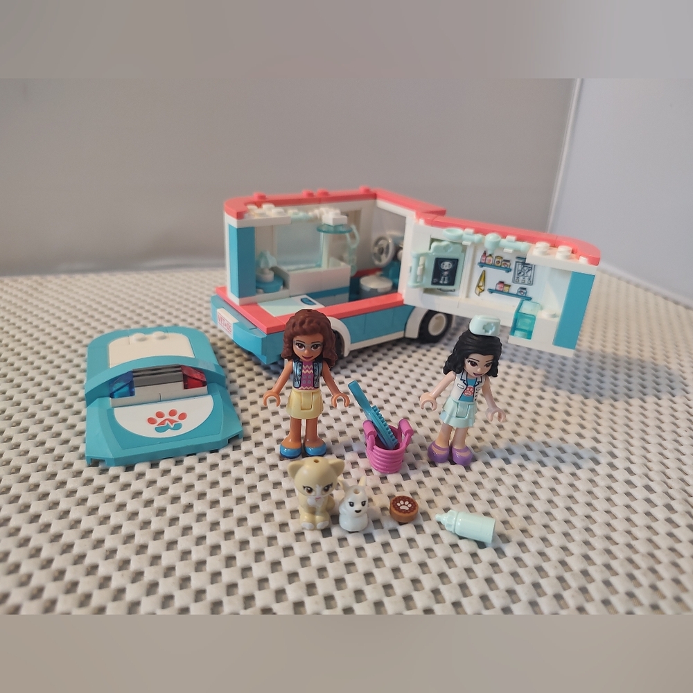 LEGO Friends Vet Clinic Ambulance 41445 Ambulance Only with Mini-Dolls
